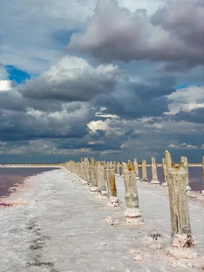 Почему озеро розовое? Раскройте тайны озера Сасик-Сиваш в Крыму.