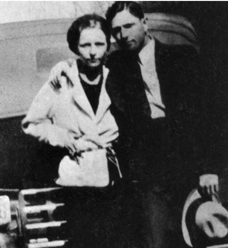 Бонни и Клайд. Убийцы и любовники. За их бегством следила вся Америка