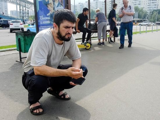 Мигранты сели на голову, но взять русских за горло не получится. Мигранты, которые не знают русского пытаются обложить русский народ данью.