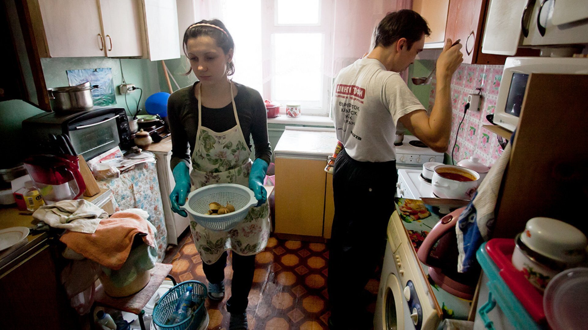 Дом бедной семьи. Бедная семья. Современный быт. Обычная жизнь в российских квартирах. Квартира бедной семьи.