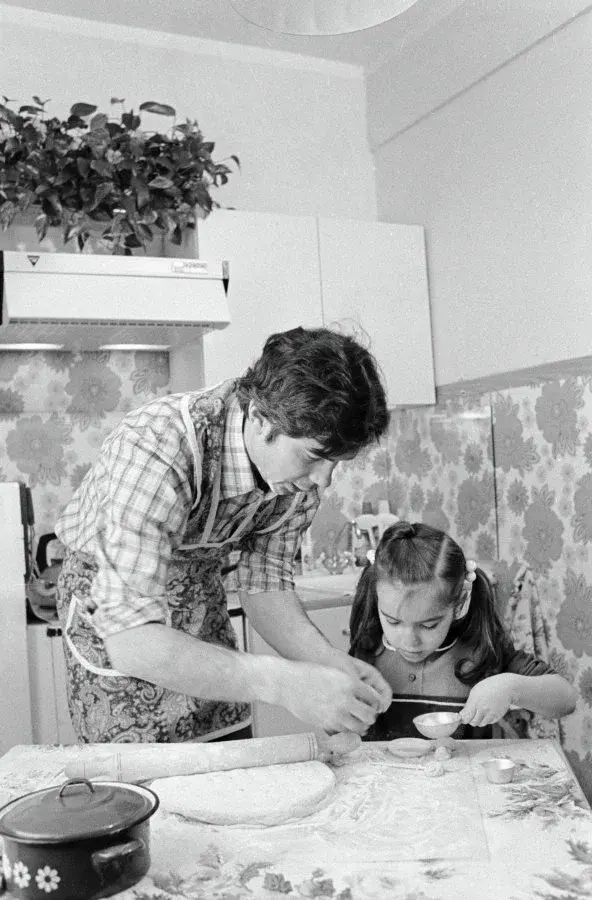 Лепка пельменей в СССР: домашняя традиция в сравнении с современностью