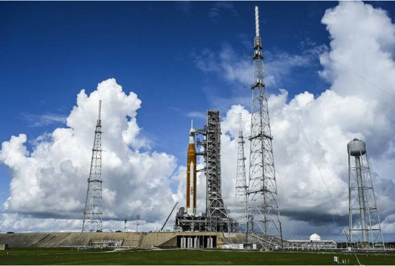 WSJ: Китайские «туристы» вторглись на военные объекты США ради сотен шпионов