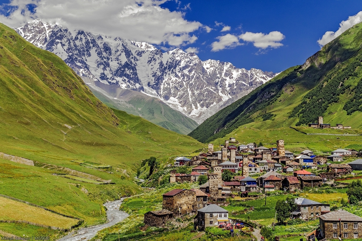 "Путешествие в Грузию: открытие культурного наследия и богатств природы"