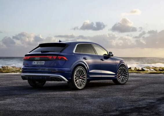 Впечатляющий внедорожник Audi Q8 получает обновление