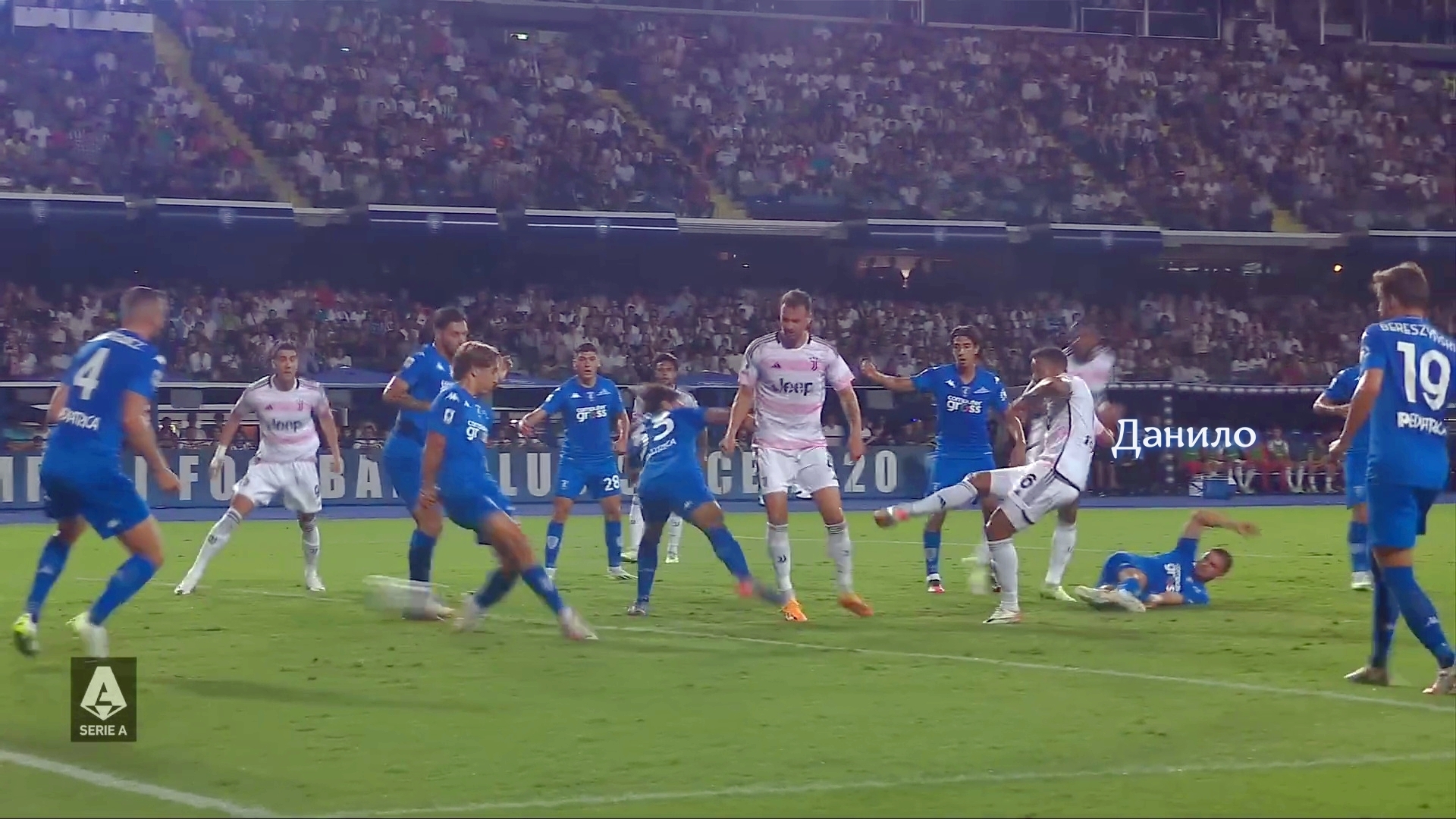 "Ювентус" подбирается к лидерам