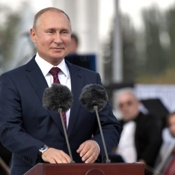 Что же все таки происходит в России? Каждый гражданин хочет знать, что его ждет завтра. Да и в целом хочется жить хорошо. Заявление господина Пескова