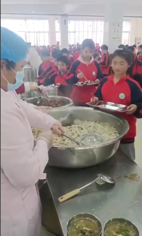 Как учатся китайские школьники. Весьма интересно.