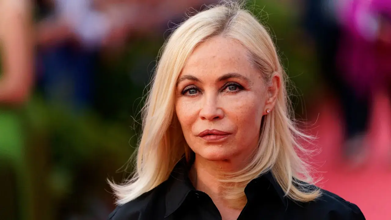 Эммануэль Беар (Emmanuelle Beart секс сцена из 