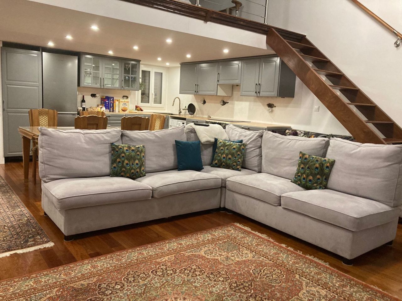 Эта пара из США купила дешевую квартиру во Франции, чтобы дать своим детям другое воспитание.