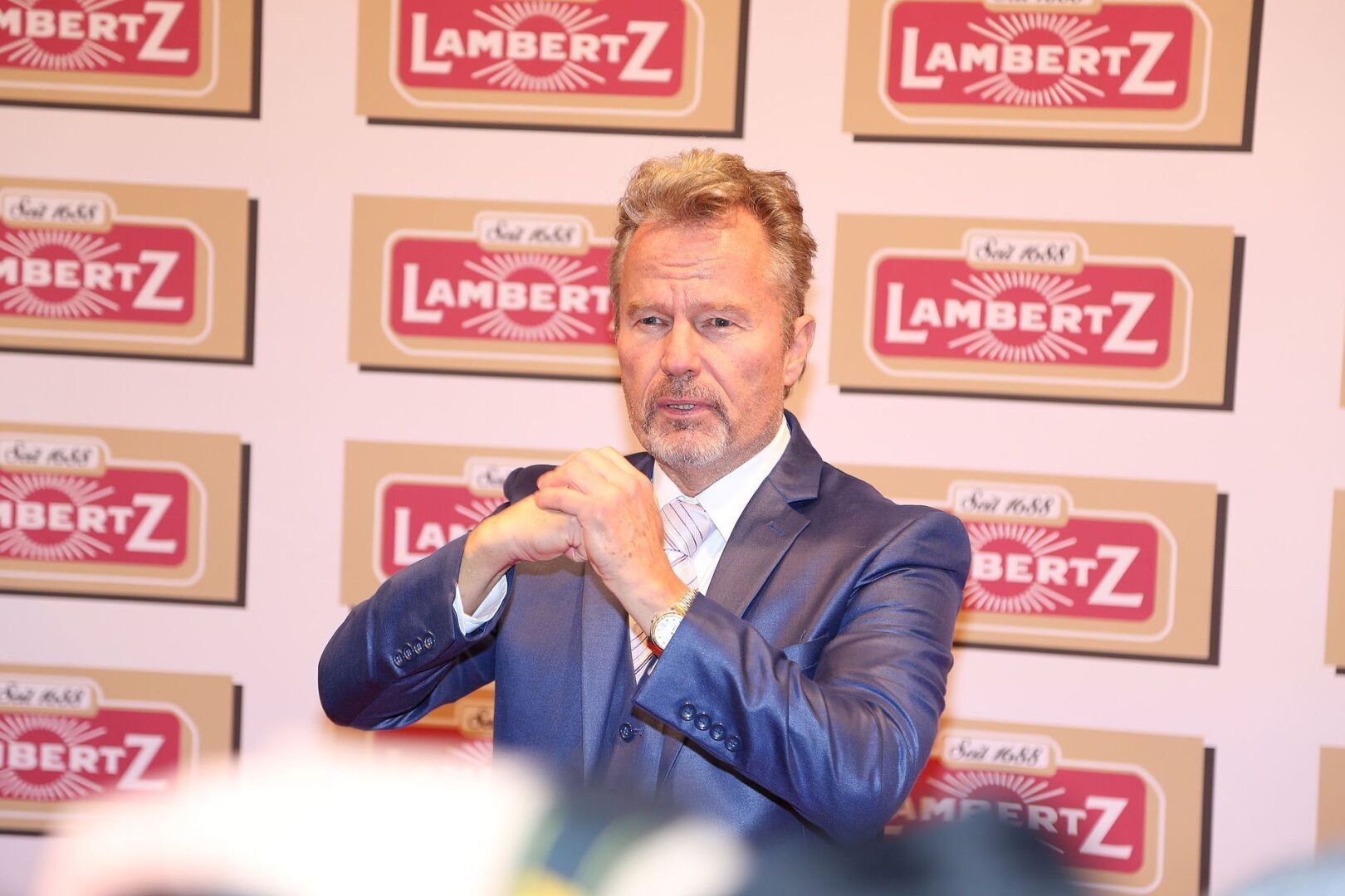 Нашел двойника Тиля Швайгера самого. Хотите узнать кто это? Ну тогда милости просим к чтению!