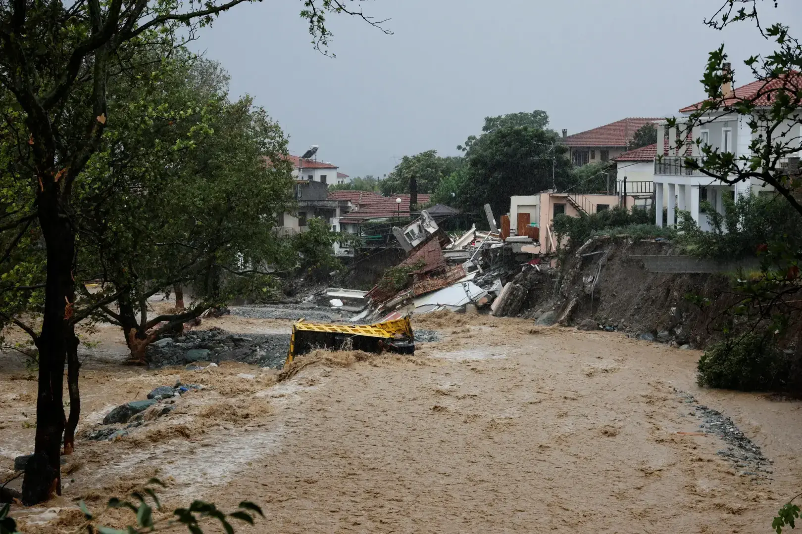 Сильные дожди привели к наводнениям в Болгарии, Греции и Турции, погибли 14 человек !!!