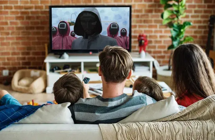 Диванное кино.