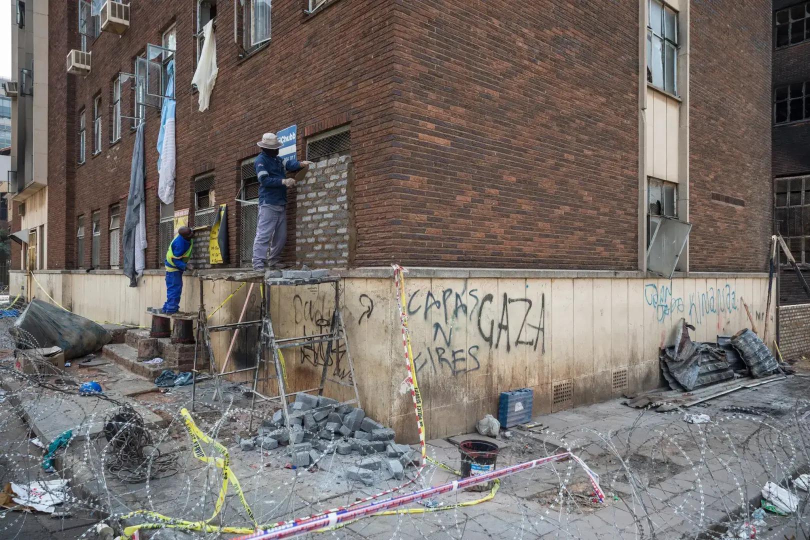 После пожара в Южной Африке мигранты опасаются ответной реакции