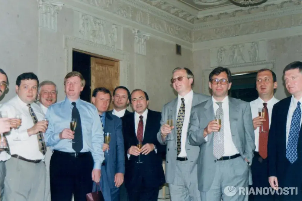 Деприватизация - не торопясь помчались.