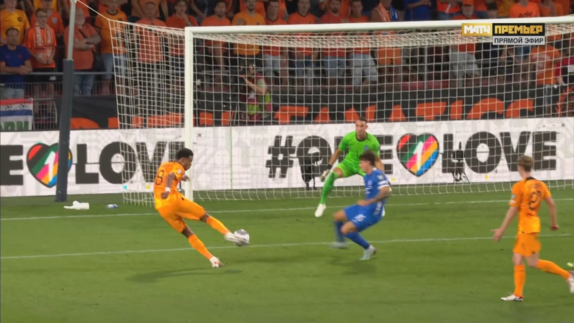 Оранжевые явно сильнее эллинов