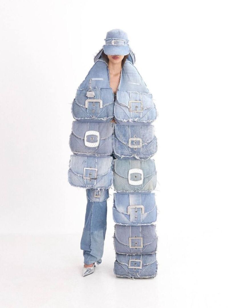 Тренды 2023: самые нелепые новинки с подиумов