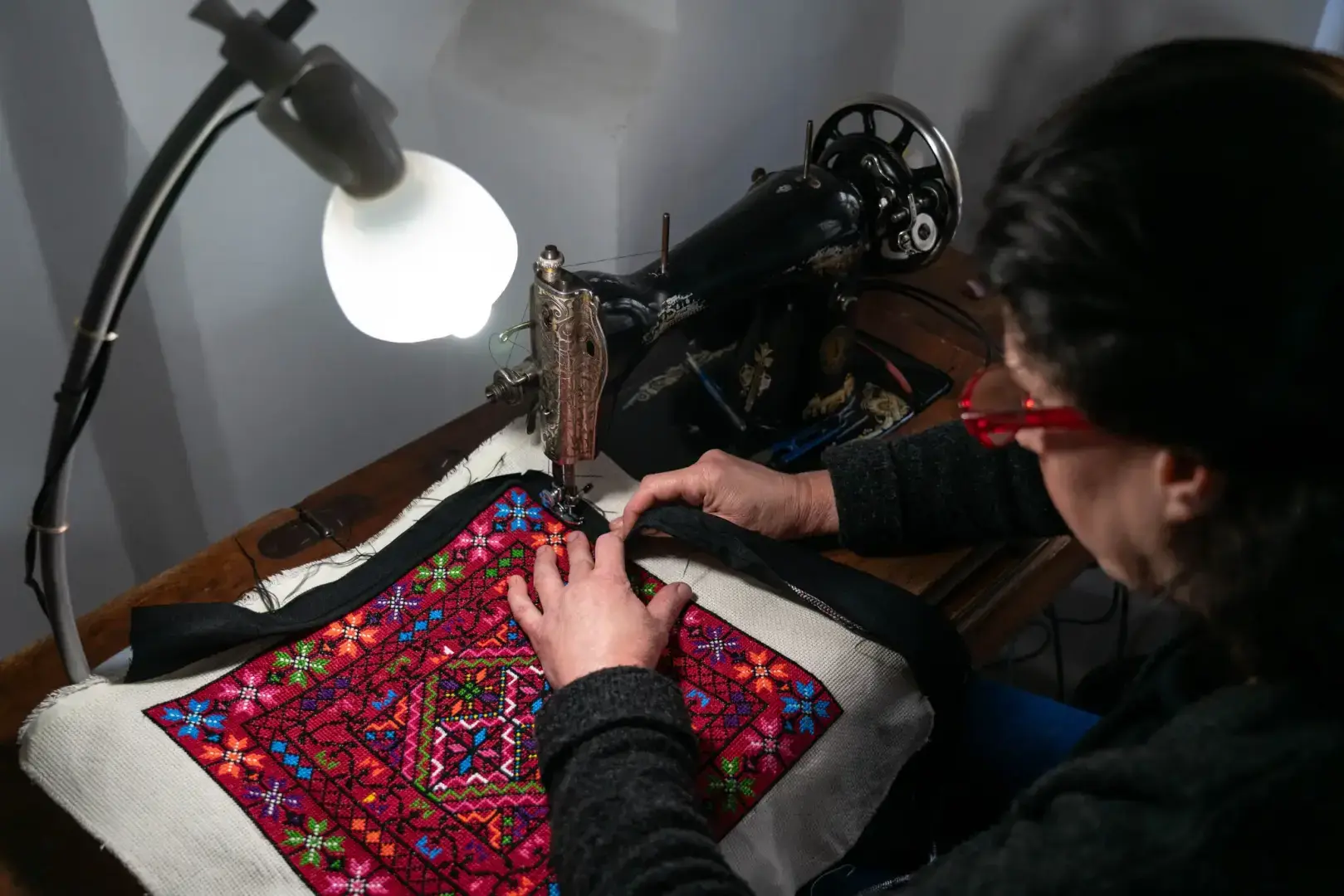 Нити самобытности в палестинском ремесле Традиционная палестинская вышивка включена в список культурного наследия ЮНЕСКО. Сейчас идет активная работа