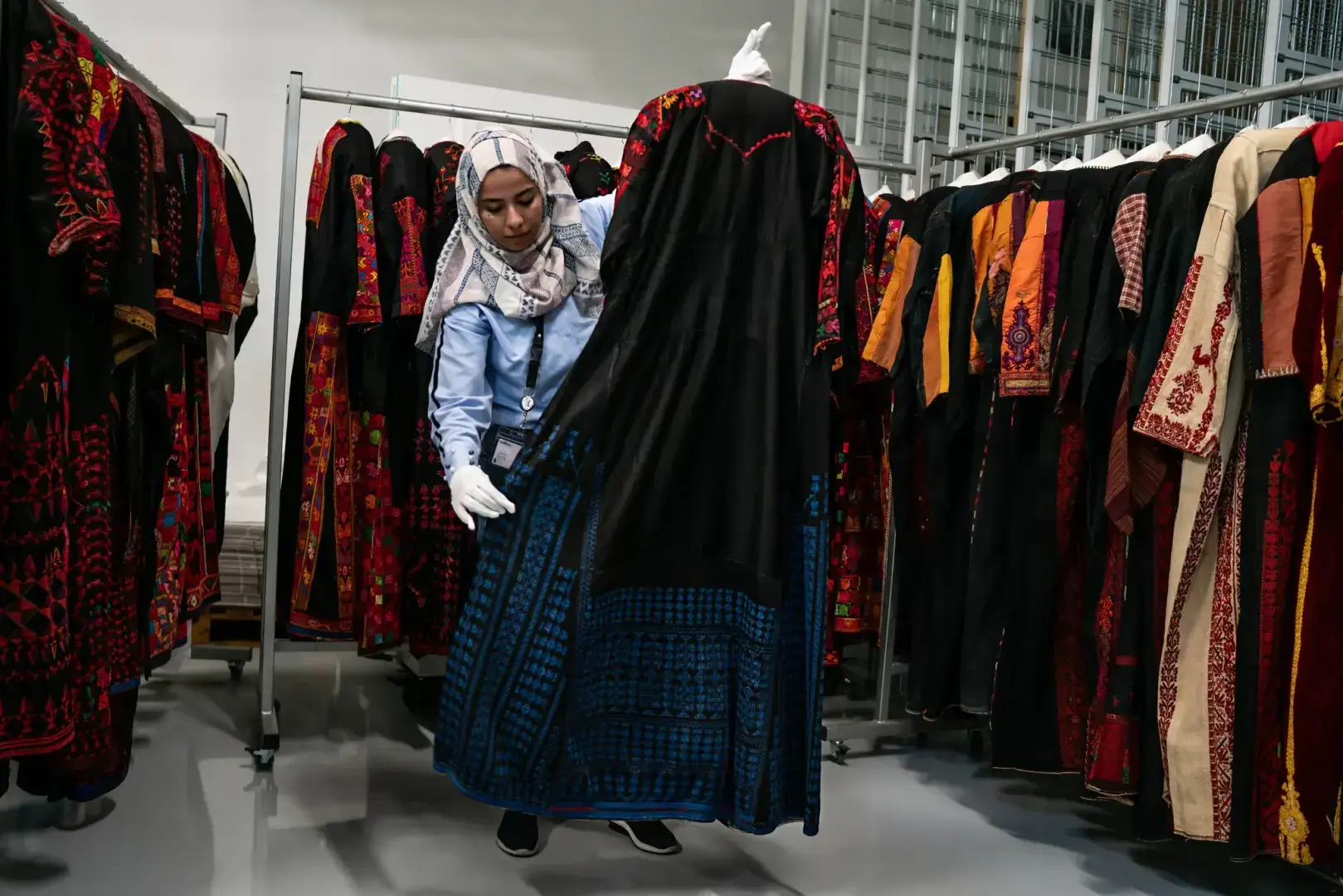 Нити самобытности в палестинском ремесле Традиционная палестинская вышивка включена в список культурного наследия ЮНЕСКО. Сейчас идет активная работа