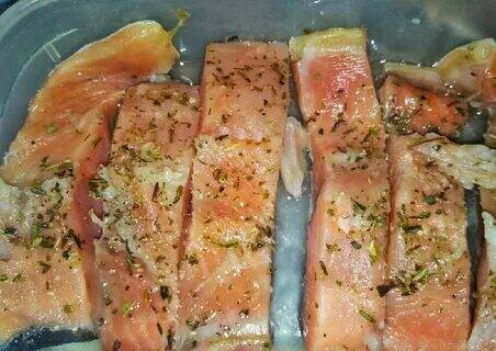 Несколько способов быстро и вкусно засолить горбушу в домашних условиях.