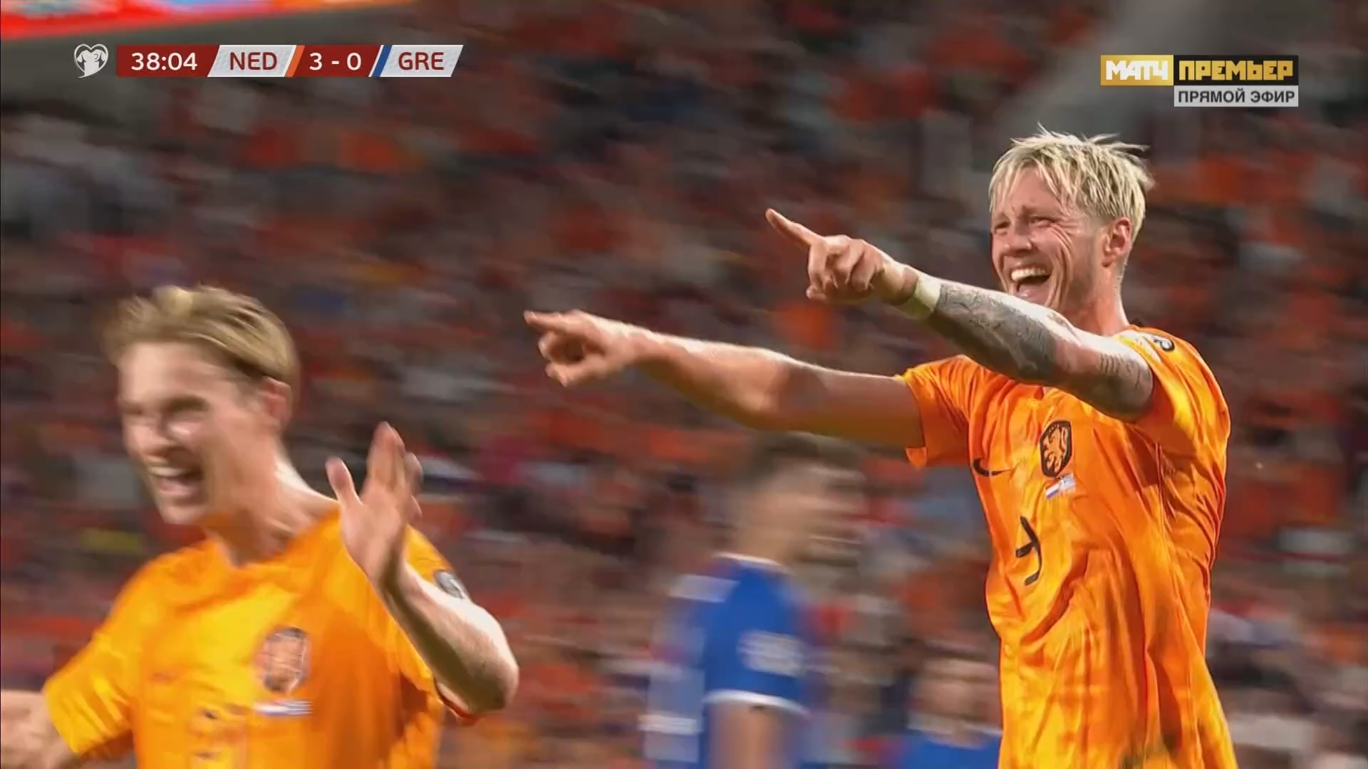 Оранжевые явно сильнее эллинов