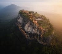 «Загадочная Левая Скала: шедевр инженерных искусств и архитектуры на Шри-Ланке»