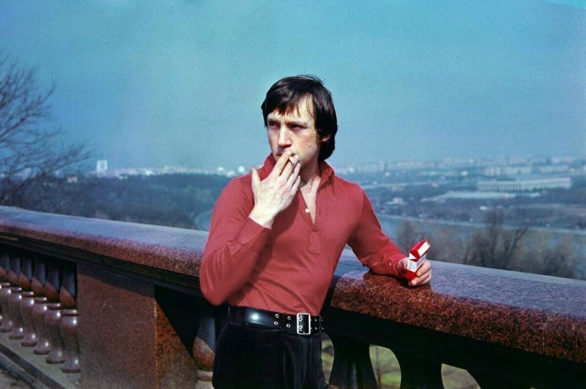 "Владимир Высоцкий: жизнь полная страсти, творчества и борьбы"