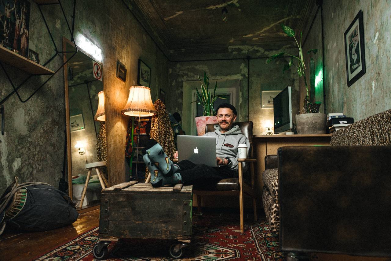 Шагая по огромной карте...