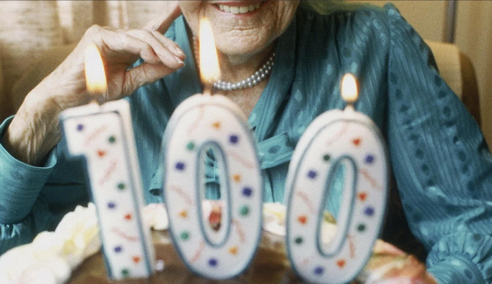 Люди с 1 до 100 лет. Долгожители 100 лет. Юбилей 100 лет. Люди которые дожили до 100 лет. 100 Лет человеку.