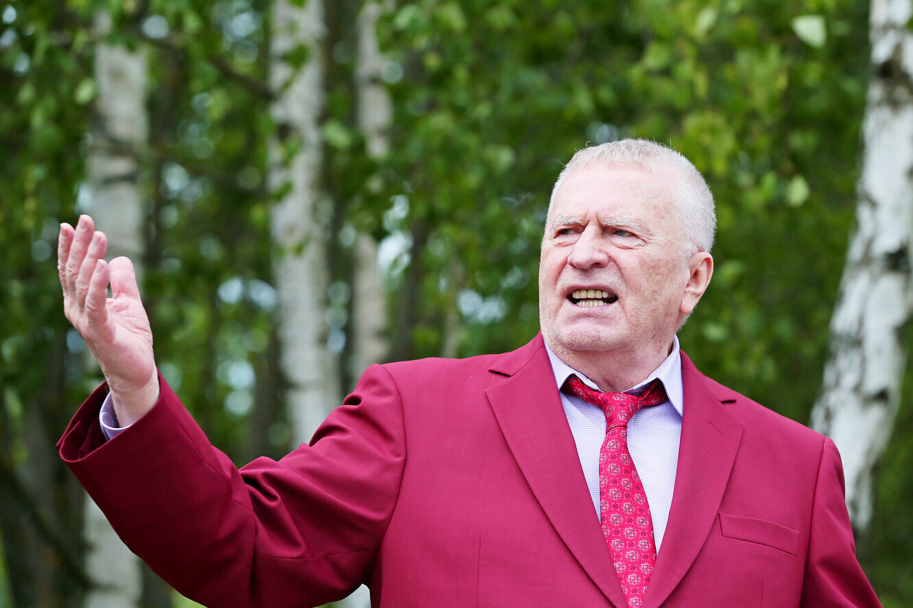 "Владимир Жириновский: Политический Феномен и Его Влияние на Судьбу России"