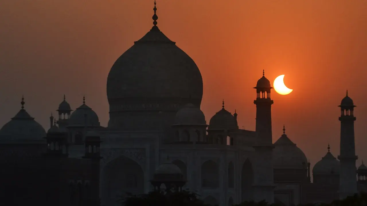 Зрелищные события происходят прямо над вашей головой. Вот почему ты не заметил