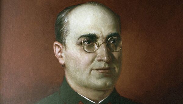 Его называли "кровавым псом тирана Сталина", а он делал все для блага родины. Как Лаврентий Берия приближал Победу.