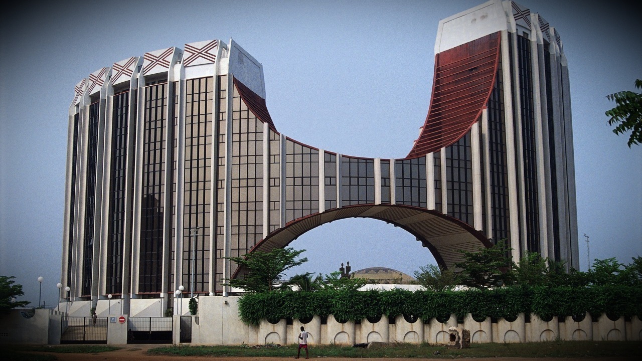 Столкновение титанов в Африке: Вмешательство Китая угрожает Западу в Нигере