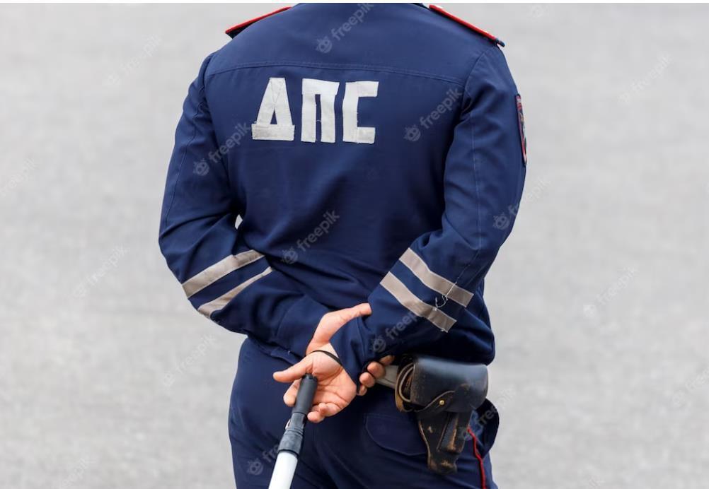 Полиция на пешиходном переходе у школы! Хотели бы вы это?