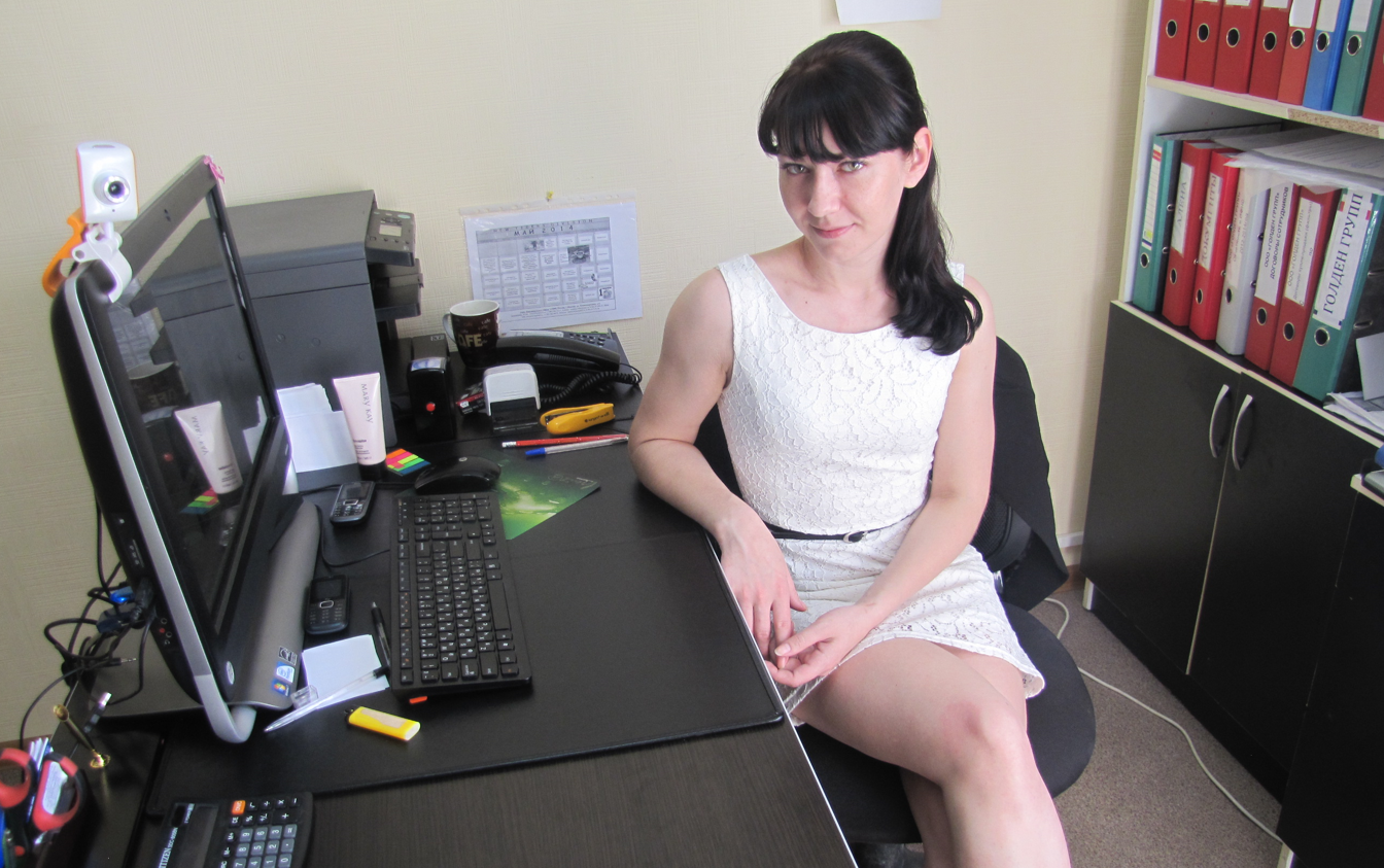 Забрала трудовую книжку и больше не работаю на дядю