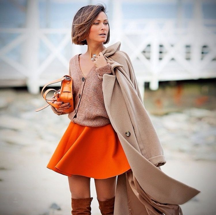 Модные тренды на эту осень 2023: "Кожа, Красный и Кружево: Осенний Шик и Стиль на 100%". Фото модных девушек. Обзор трендов (Видео).