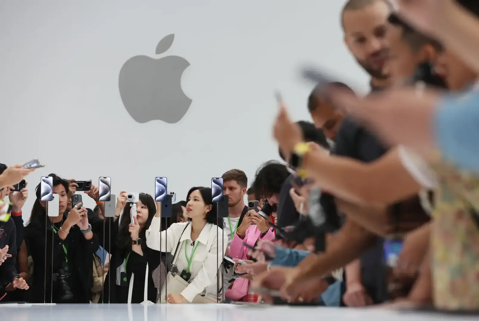 Apple представила iPhone 15 и перешла на зарядное устройство USB-C
