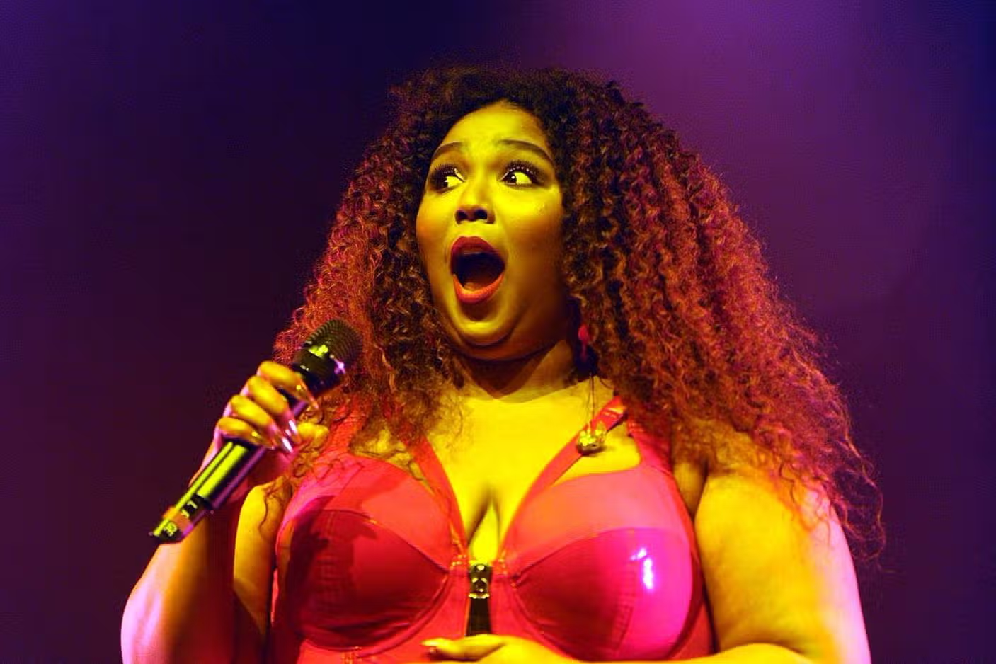 Лизо. Lizzo певица. Мелисса Вивиан Lizzo. Лизо певица американская. Бодипозитивная певица Lizzo.