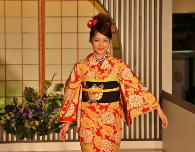 Кимоно входит в моду опять. Типы кимоно. Мода Японии 2023-2024