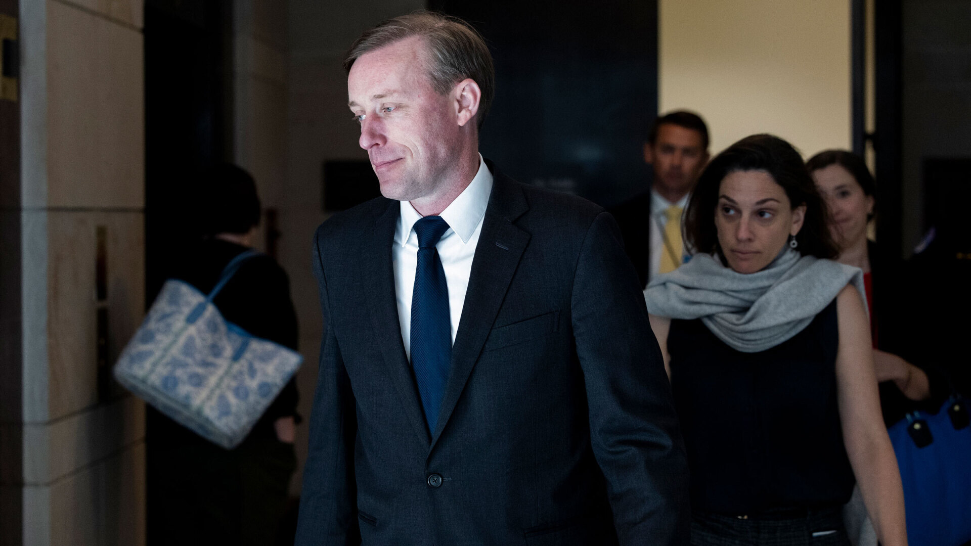 Салливан говорит, что чувствует двухпартийную поддержку со стороны лидеров Конгресса в отношении дополнительной помощи Украине