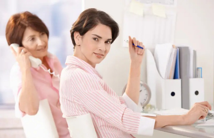 Если дружба стала службой.