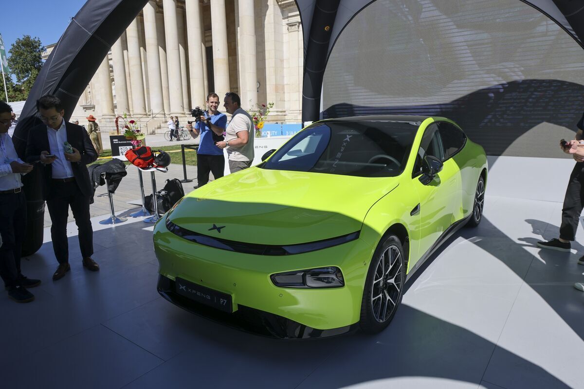 Китайские производители электромобилей возлагают надежды на угасающих автодилеров Европы Надежные сети продаж и обслуживания - ключ ...