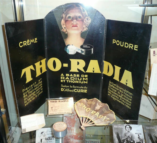 На что идут женщины ради красоты — исторические факты: Косметика с сюрпризом