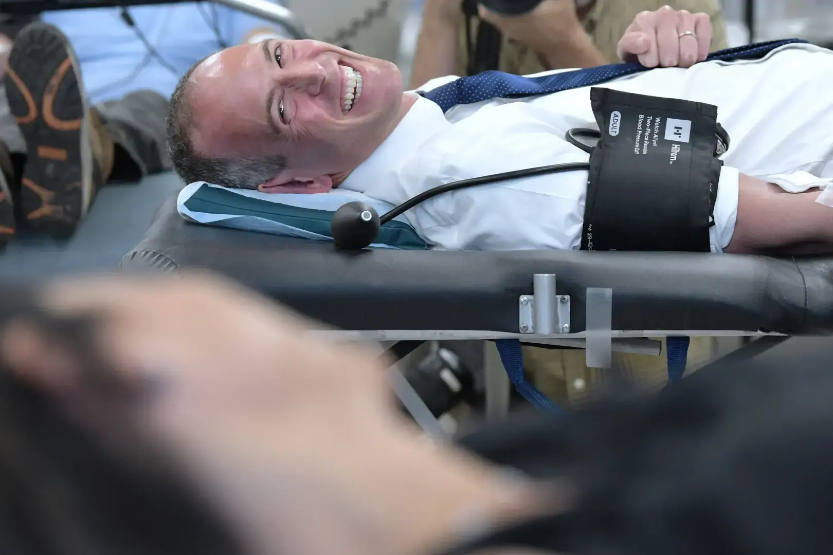 Новые правила сдачи крови позволят большему количеству геев и бисексуальных мужчин сдавать кровь. США СЕГОДНЯ.