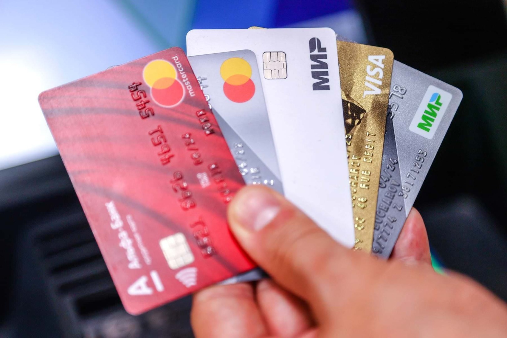 Новые законы с 1 октября 2023 года: В отношении банковских карт теперь будут действовать новые требования. Что еще изменится в октябре?