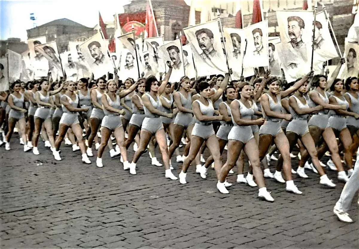 Почему концепции классического капитализма и социализма сейчас сильно устарели?