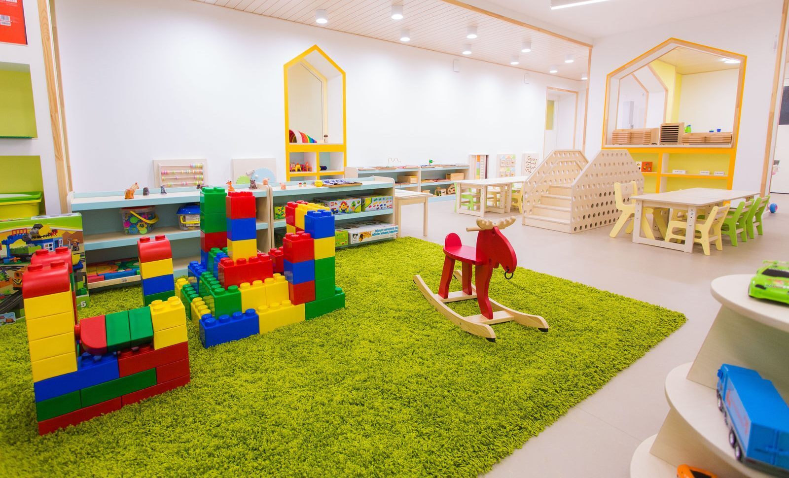 Шокирующая история: Ребёнка в детском саду травмировала дверь!