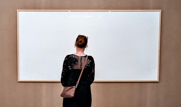 Датскому художнику, представившему пустые рамки в качестве произведения искусства, приказали вернуть финансирование