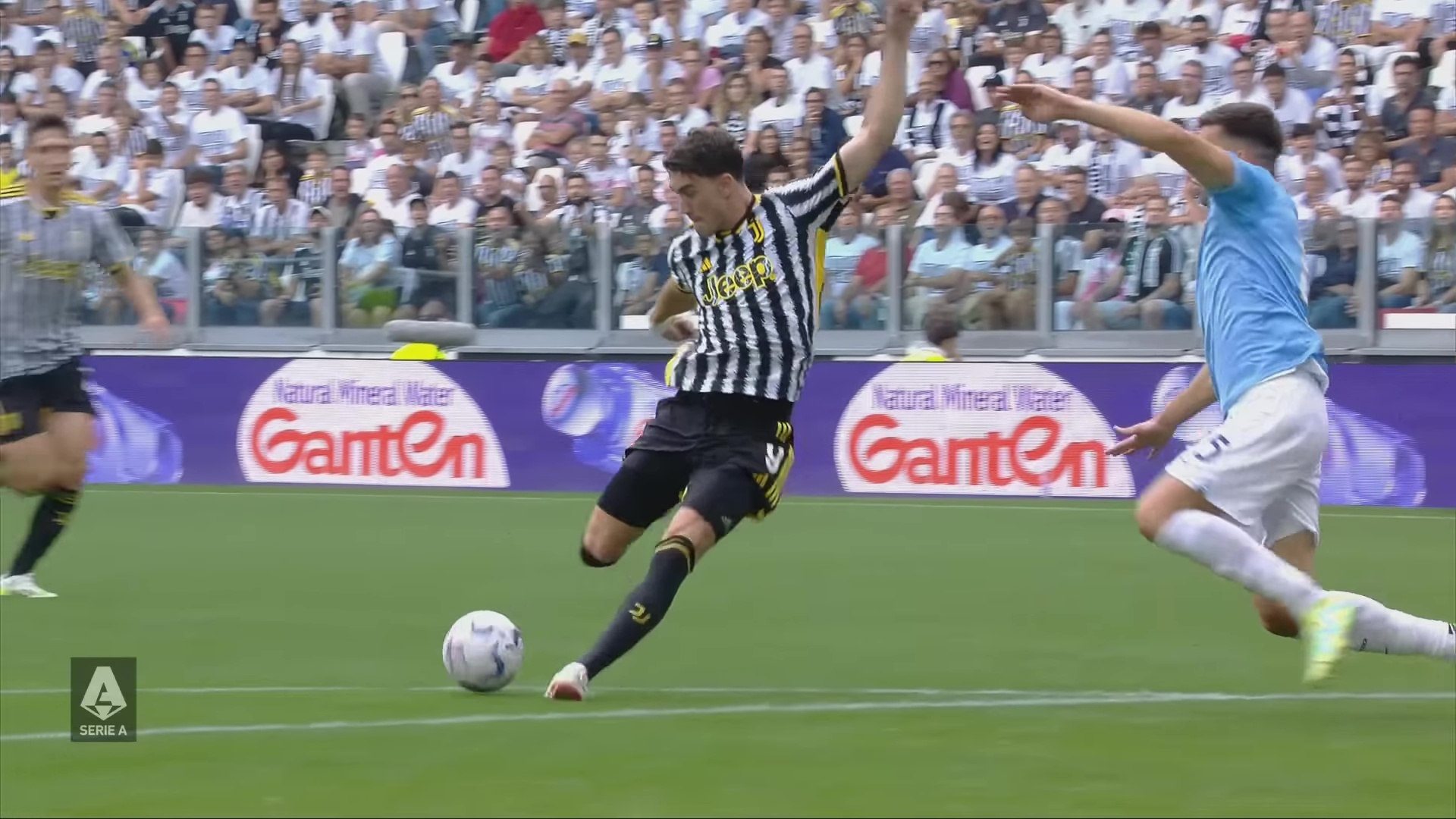 Внезапный фейерверк от "Ромы" и "Ювентус" стойкий под ударами судьбы