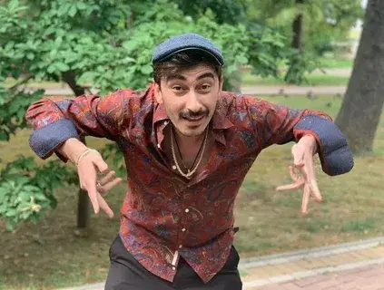 "Актер сериала "Непосредственно Каха" поделился информацией о своих заработках в Comedy Club"