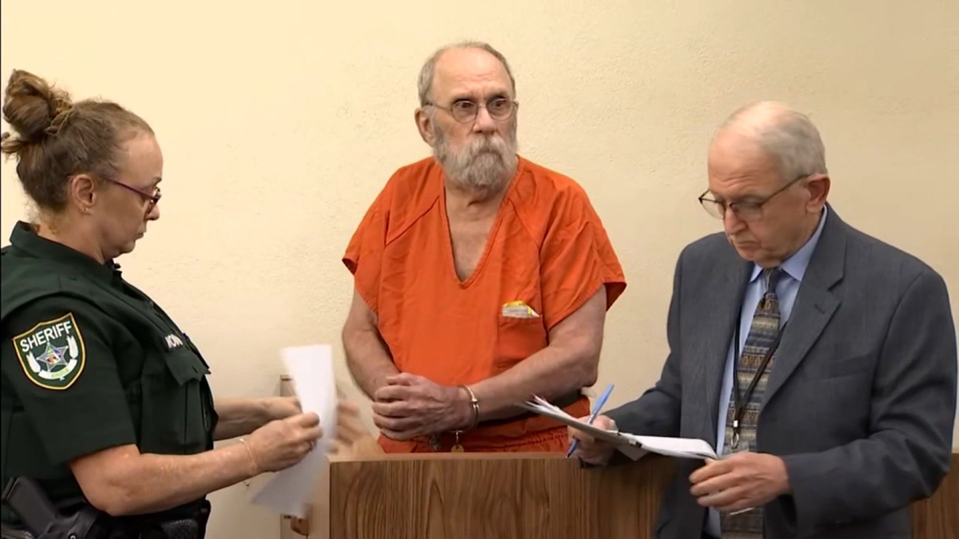 Мужчина предположительно застрелил сына соседа за обрезку деревьев за границей участка